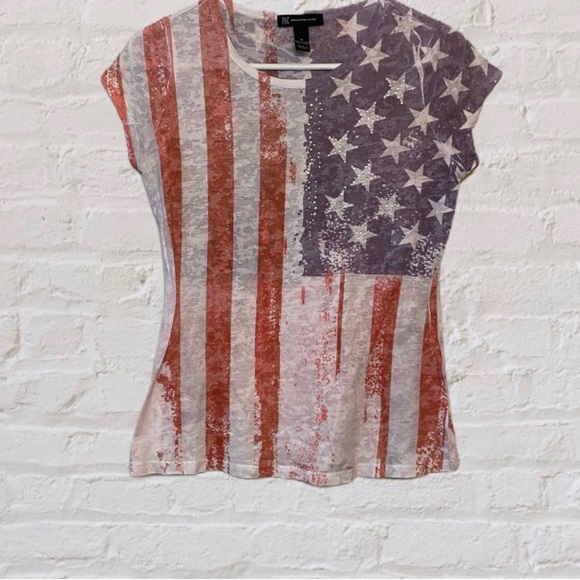 Size says medium but fits like a small INC Concepts short sleeve USA flag shirt - Picture 2 of 6